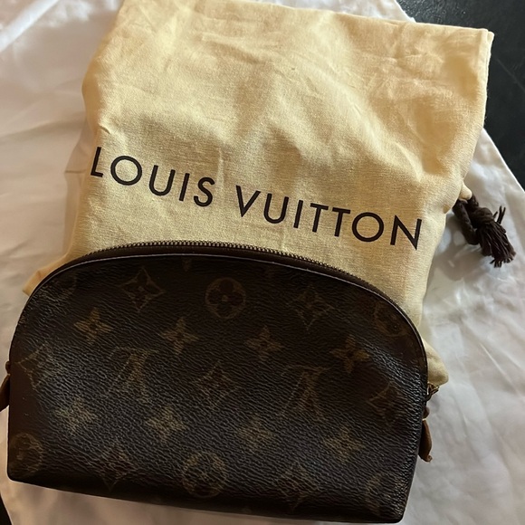 Louis Vuitton cosmetic pouch. 💯 - Picture 1 of 16